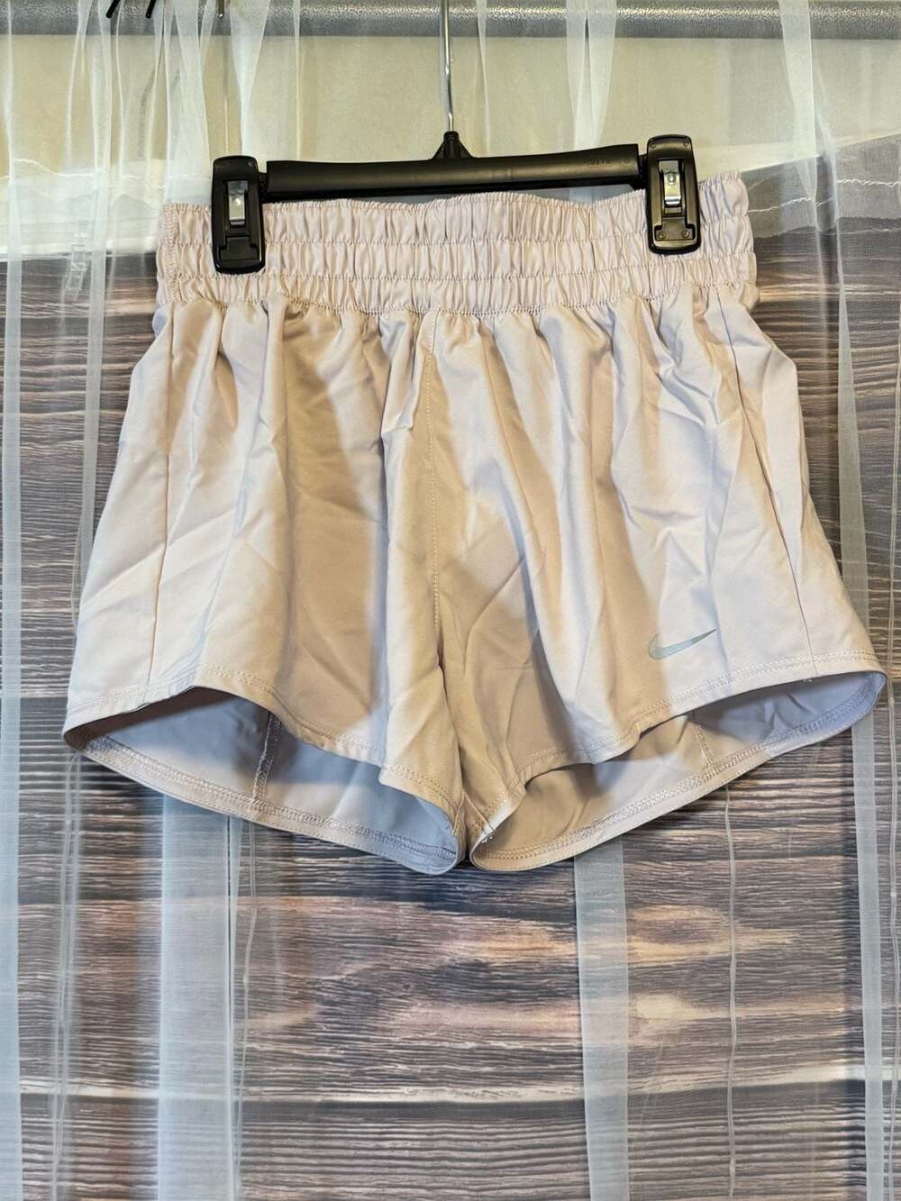 Nike One Women's Dri-FIT Ultra High-Waisted 3” Lined Running Shorts in Platinum